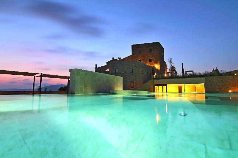 Castello Di Velona, Resort Thermal Spa & Winery モンタルチーノ エクステリア 写真